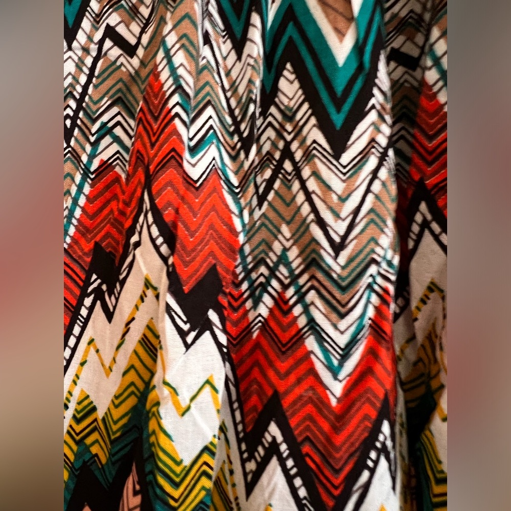Chevron Patterned Maxi Dress - Picture 5 of 8